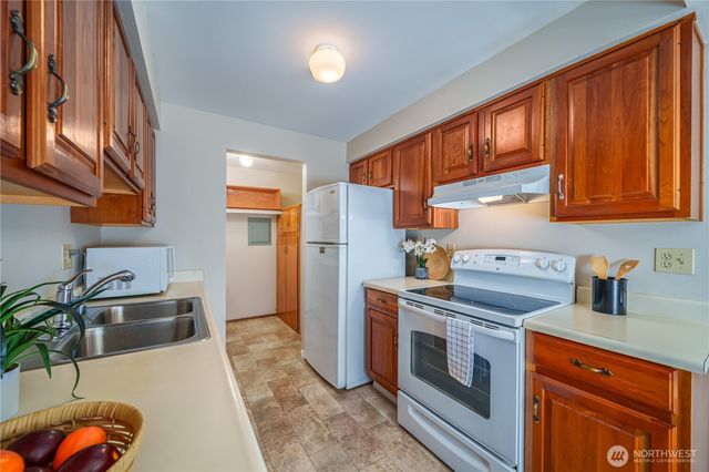 7301 N Skyview Place #B201, Tacoma, WA 98406