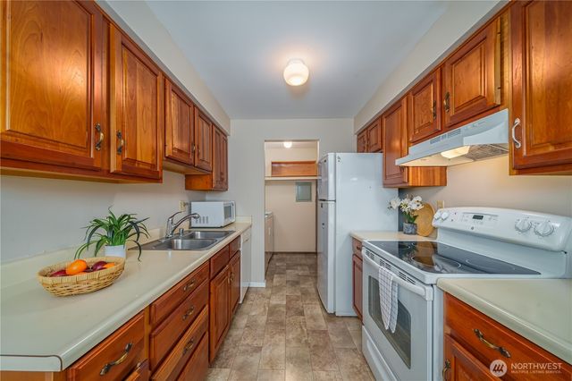 7301 N Skyview Place #B201, Tacoma, WA 98406