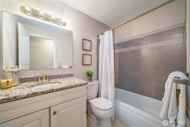 7301 N Skyview Place #B201, Tacoma, WA 98406