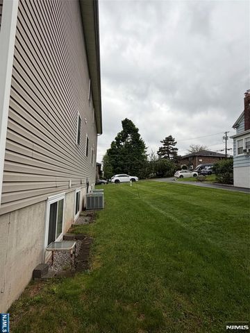 108 Parkview Drive, Teaneck, NJ 07666