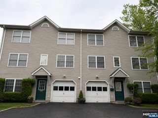 108 Parkview Drive, Teaneck, NJ 07666
