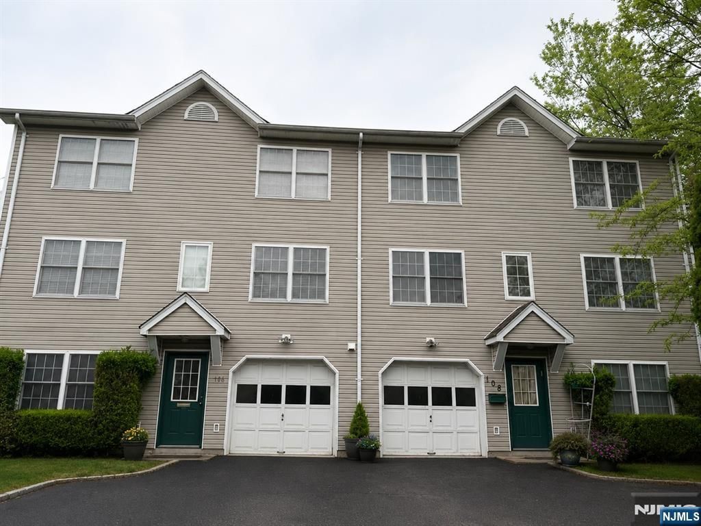 108 Parkview Drive, Teaneck, NJ 07666