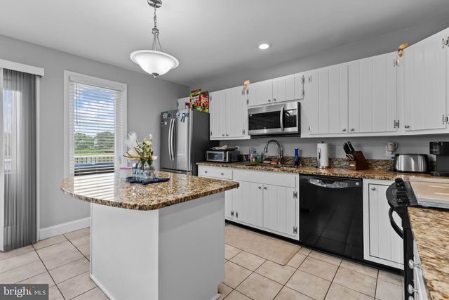 7580 BEACH DR, Pasadena, MD 21122