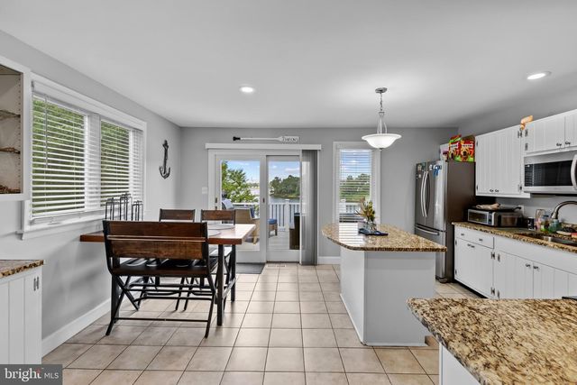 7580 BEACH DR, Pasadena, MD 21122