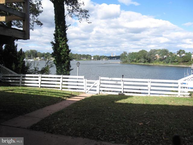 7580 BEACH DR, Pasadena, MD 21122