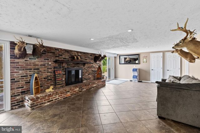 7580 BEACH DR, Pasadena, MD 21122