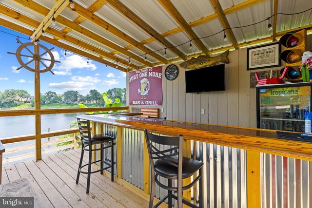 7580 BEACH DR, Pasadena, MD 21122