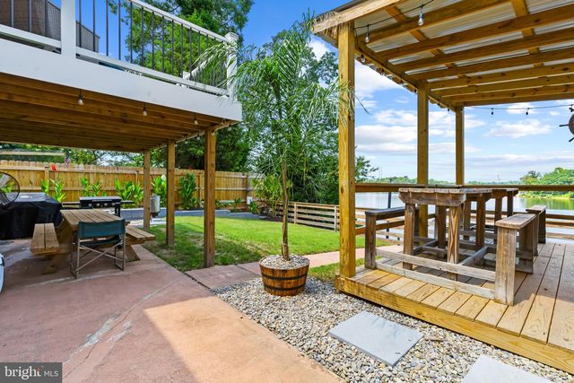 7580 BEACH DR, Pasadena, MD 21122