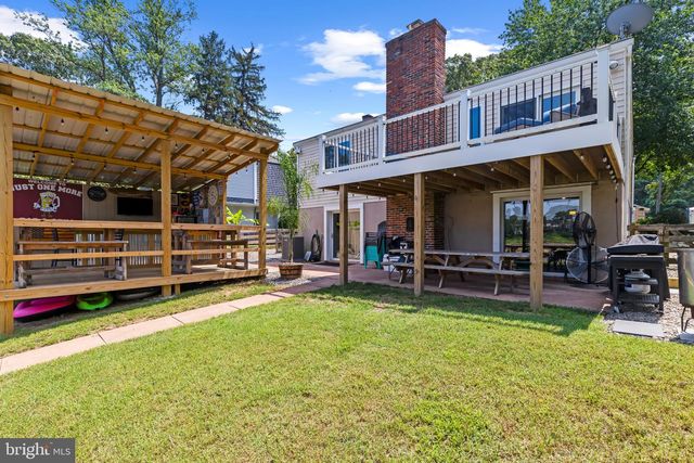 7580 BEACH DR, Pasadena, MD 21122