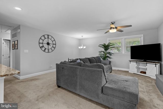 7580 BEACH DR, Pasadena, MD 21122