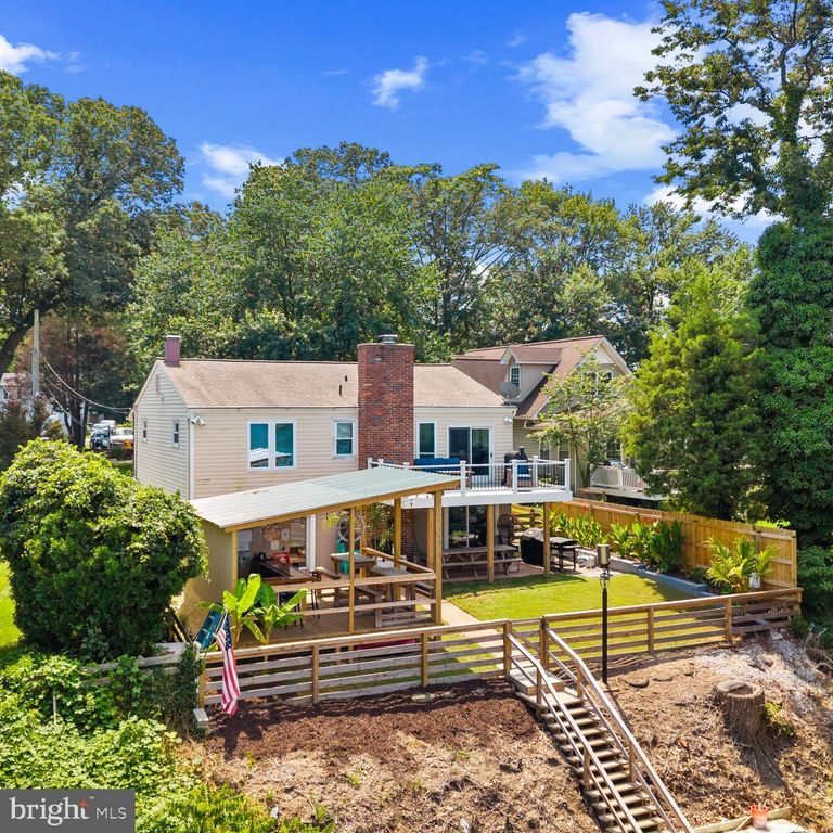 7580 BEACH DR, Pasadena, MD 21122