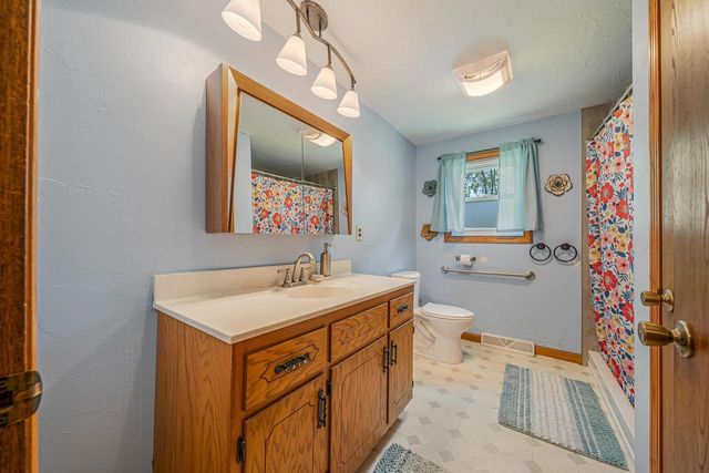 N8053 HICKORY ROAD, Bear Creek, WI 54922