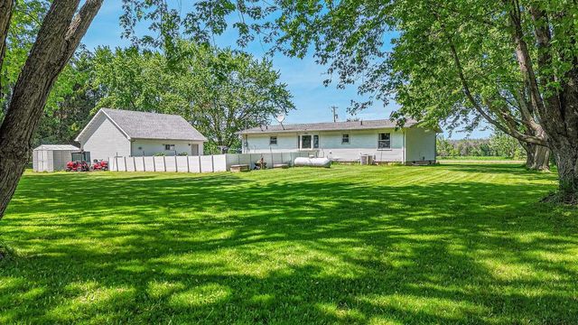 N8053 HICKORY ROAD, Bear Creek, WI 54922