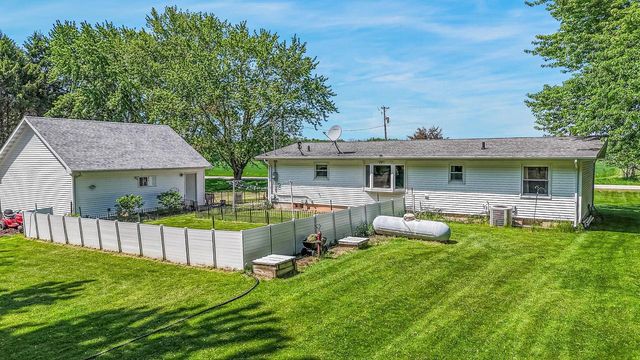 N8053 HICKORY ROAD, Bear Creek, WI 54922