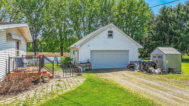 N8053 HICKORY ROAD, Bear Creek, WI 54922