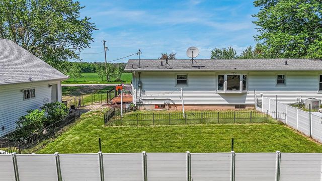 N8053 HICKORY ROAD, Bear Creek, WI 54922