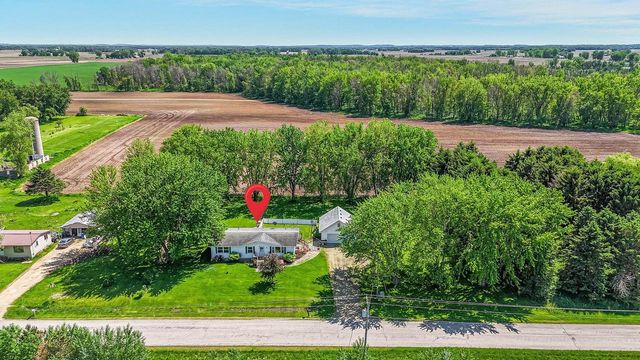 N8053 HICKORY ROAD, Bear Creek, WI 54922