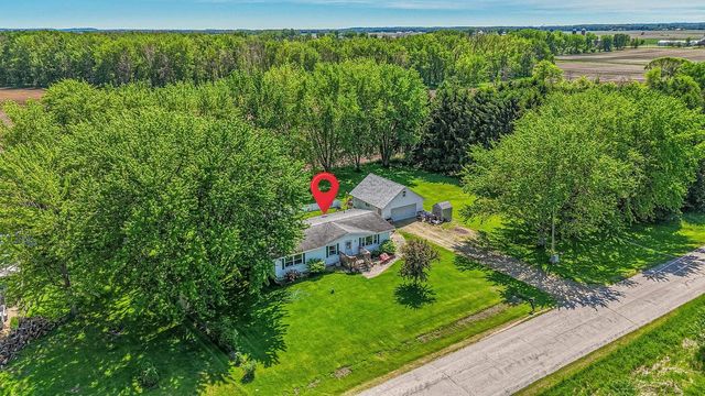 N8053 HICKORY ROAD, Bear Creek, WI 54922