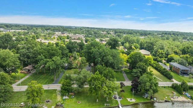 1167 E Lake Drive, Novi, MI 48377