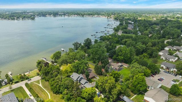 1167 E Lake Drive, Novi, MI 48377