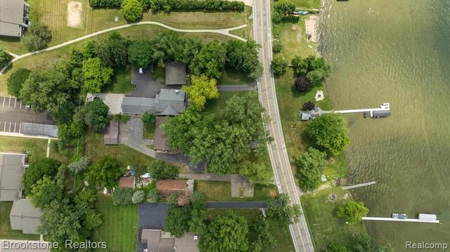 1167 E Lake Drive, Novi, MI 48377