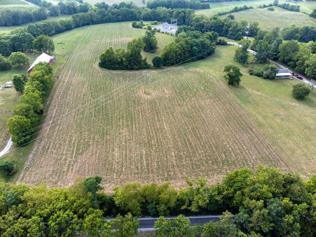 5127 Combs Ferry Road, Winchester, KY 40391