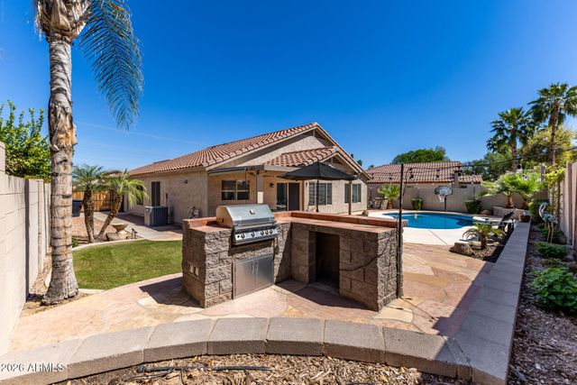 1021 W HEARNE Way, Gilbert, AZ 85233