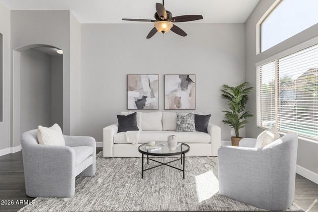 1021 W HEARNE Way, Gilbert, AZ 85233