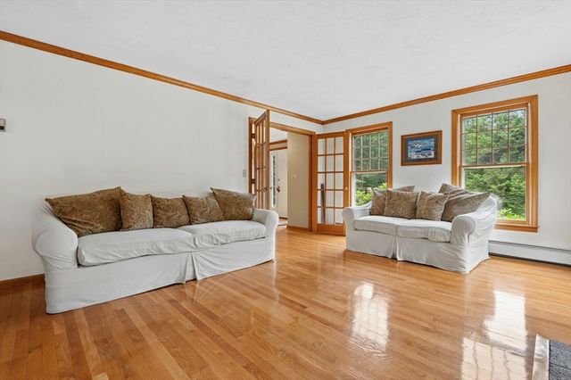 10 Sadler Road, Upton, MA 01568