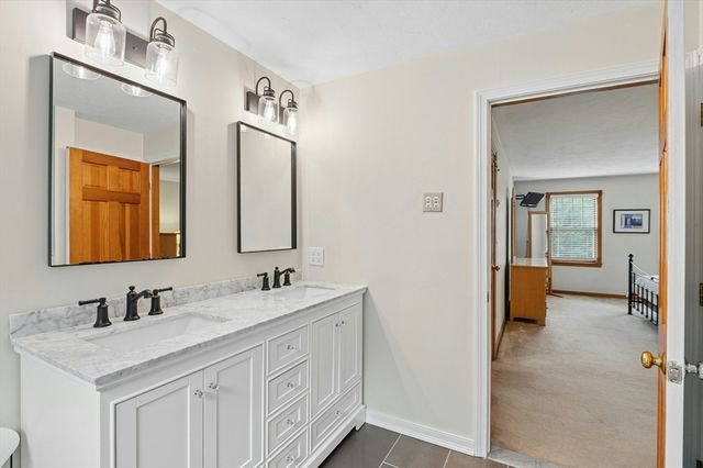 10 Sadler Road, Upton, MA 01568