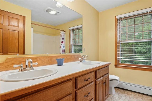10 Sadler Road, Upton, MA 01568