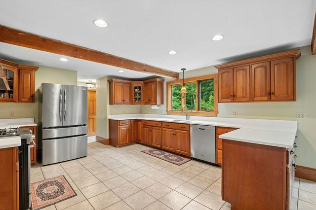 10 Sadler Road, Upton, MA 01568