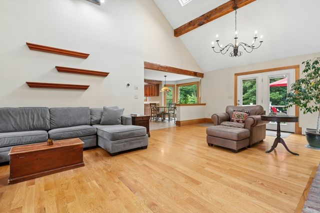 10 Sadler Road, Upton, MA 01568