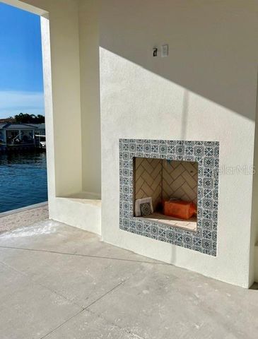 2051 ILLINOIS AVENUE NE, St Petersburg, FL 33703