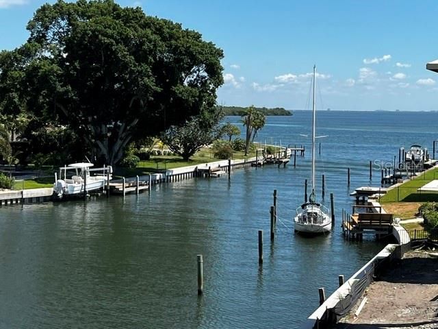2051 ILLINOIS AVENUE NE, St Petersburg, FL 33703