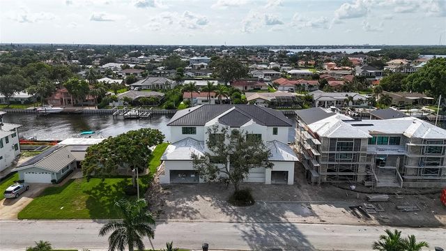 2051 ILLINOIS AVENUE NE, St Petersburg, FL 33703