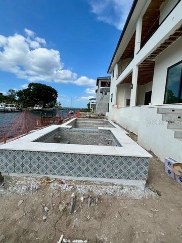 2051 ILLINOIS AVENUE NE, St Petersburg, FL 33703