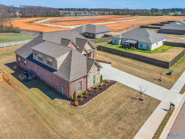 22723 Ansley Drive, Athens, AL 35613