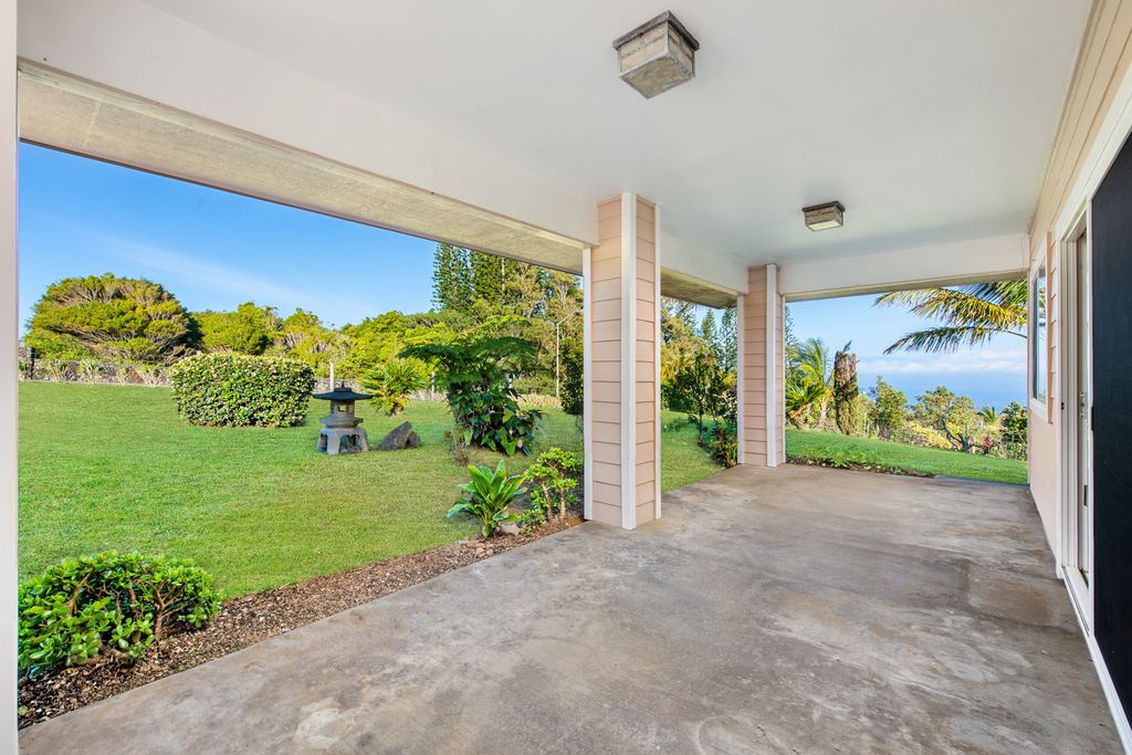 Image 4 of property listing at 56-771 KUALAPA PL, Hawi, HI 96719