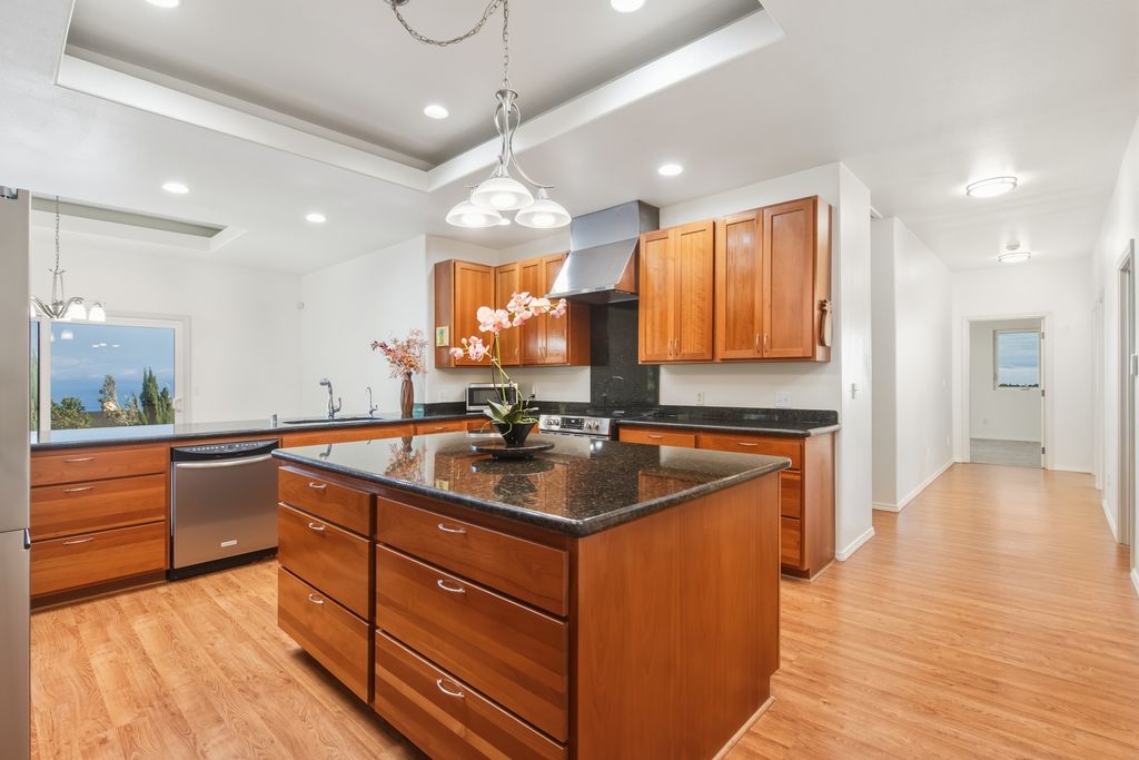 Image 10 of property listing at 56-771 KUALAPA PL, Hawi, HI 96719
