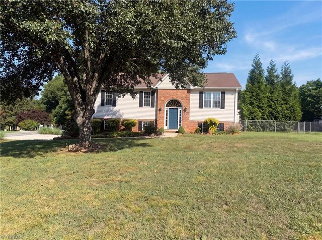 109 Briarcreek Drive, Winston-salem, NC 27107