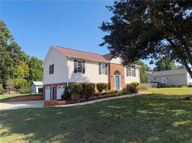 109 Briarcreek Drive, Winston-salem, NC 27107