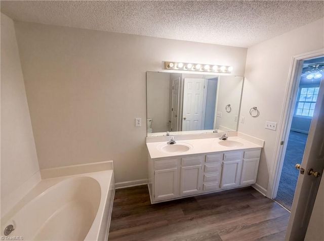 109 Briarcreek Drive, Winston-salem, NC 27107