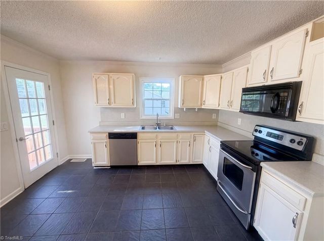 109 Briarcreek Drive, Winston-salem, NC 27107