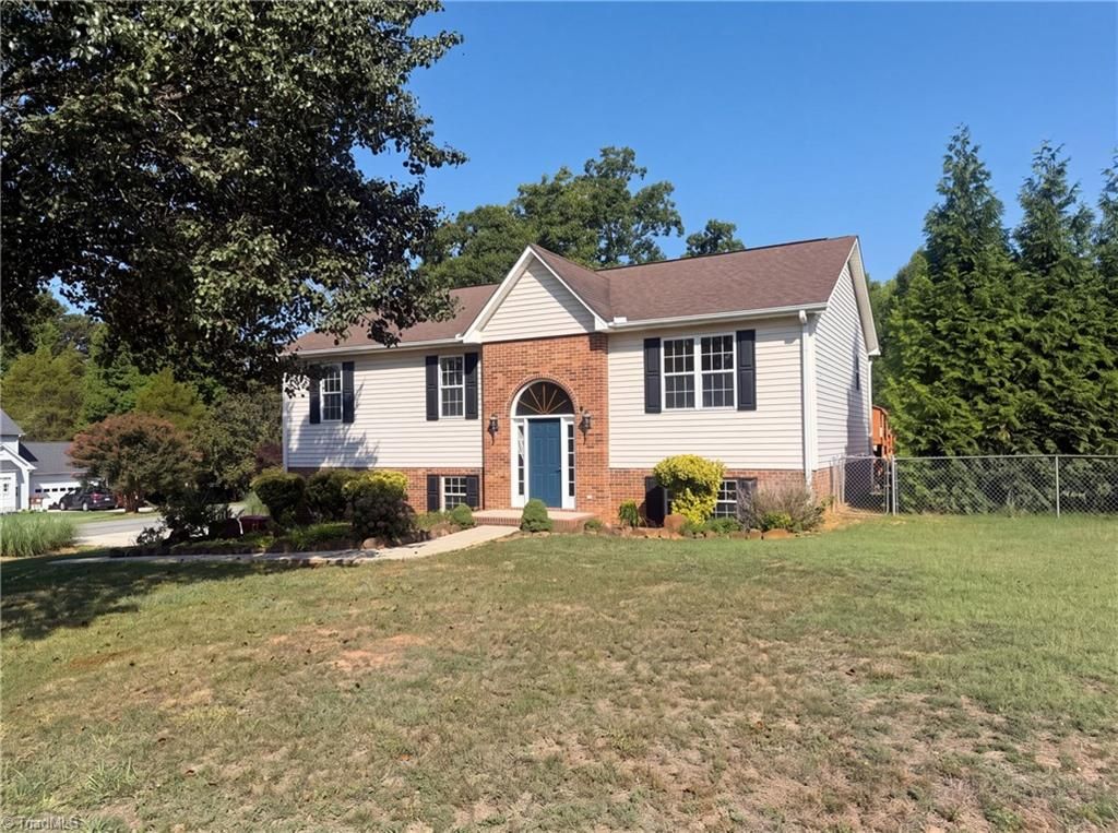109 Briarcreek Drive, Winston-salem, NC 27107