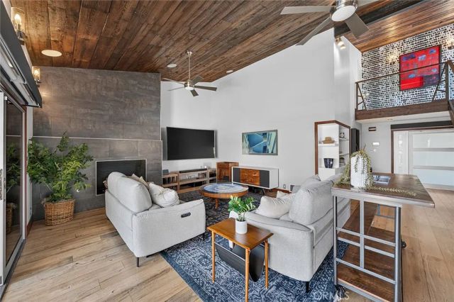 56 The Colonnade, Long Beach, CA 90803