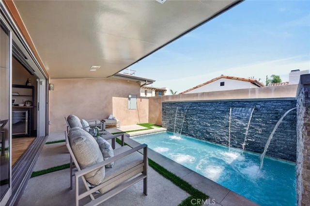 56 The Colonnade, Long Beach, CA 90803