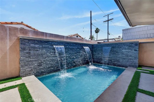 56 The Colonnade, Long Beach, CA 90803