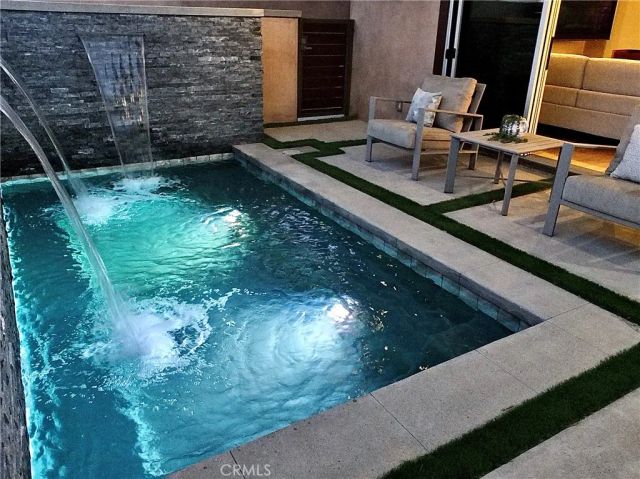 56 The Colonnade, Long Beach, CA 90803