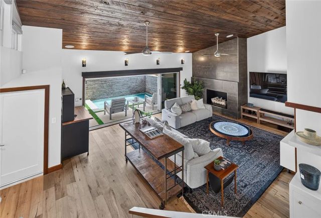 56 The Colonnade, Long Beach, CA 90803